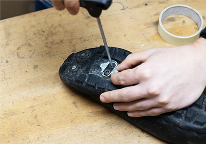 How to install cleats on cycling shoes How to install cleats on cycling shoes